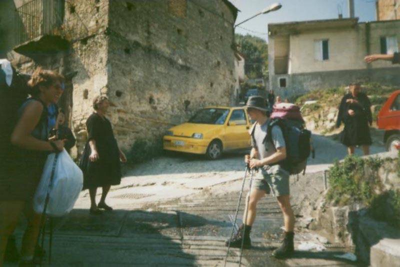 berraschung in San Luca: wir bekommen als Ostergeschenk einen speziellen Hefezopf geschenkt