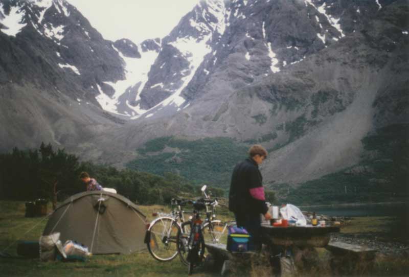 Glck mu man haben - ein schnes bernachtungspltzchen direkt am Fjordufer