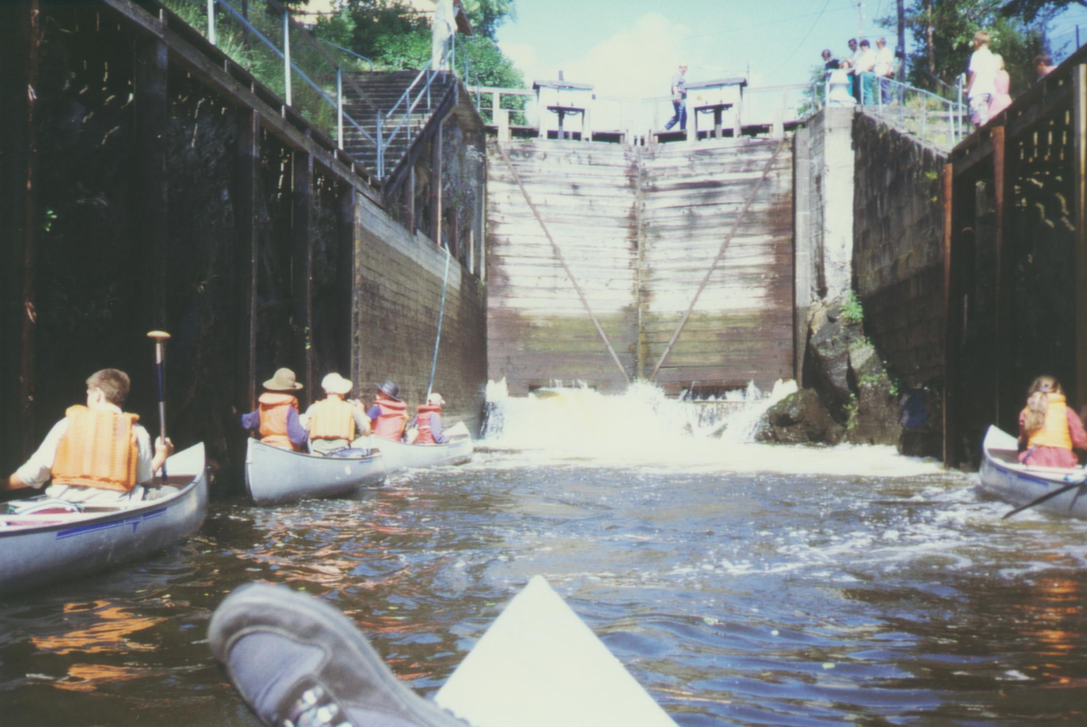 Warten in der Schleuse von rje