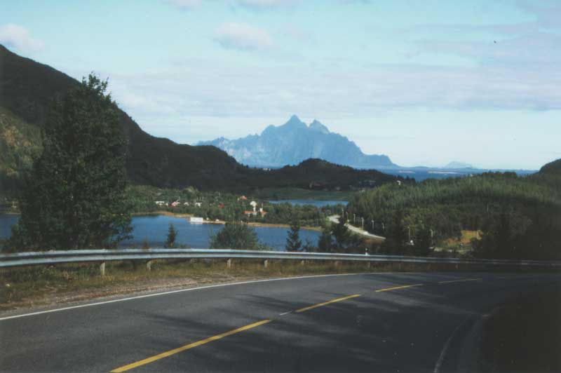 Weiter Blick auf den nrdlichen Teil der Lofoten