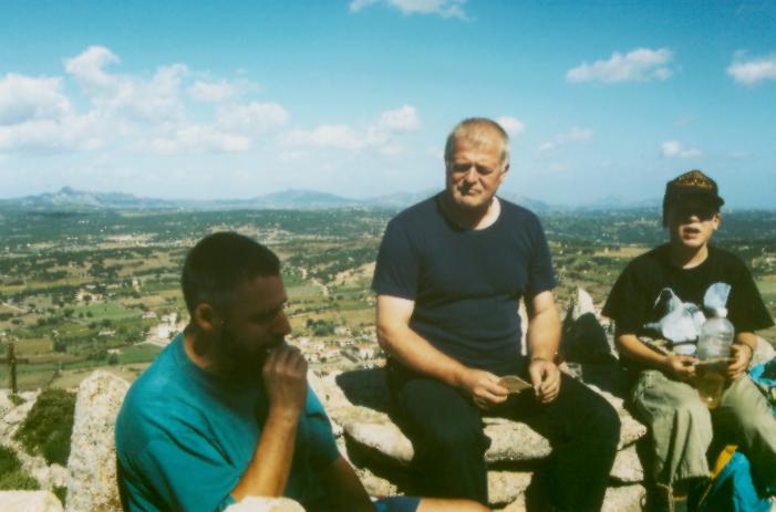 Rast auf dem Punto Panoramico oberhalb von Monti