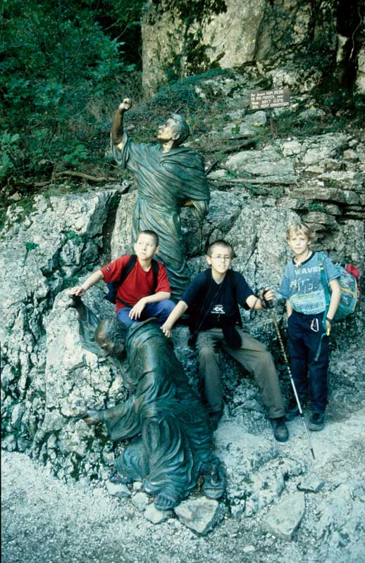 Franziskus mit alten und jungen Brdern