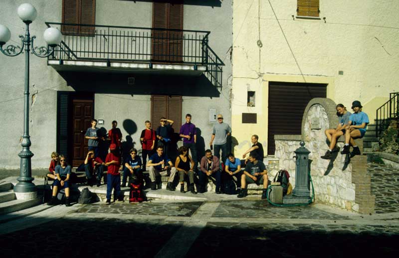 Erste Sonnenstrahlen in Italien-Piazza von Colle