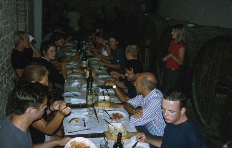 Essen in der Cantina della Villa