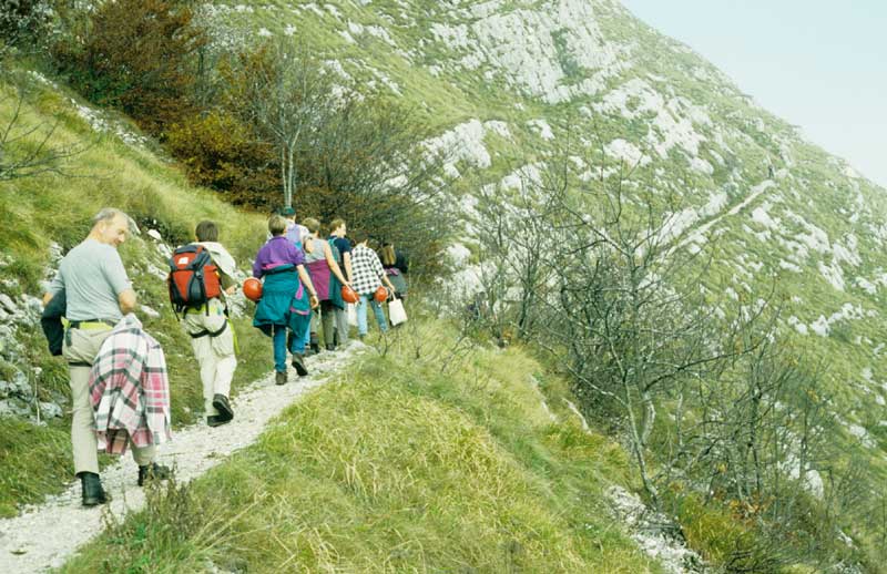 45 Minuten Anmarschweg zum Hhleneingang auf 1390 m Hhe